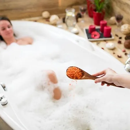 Wine Wellness Amande 4*