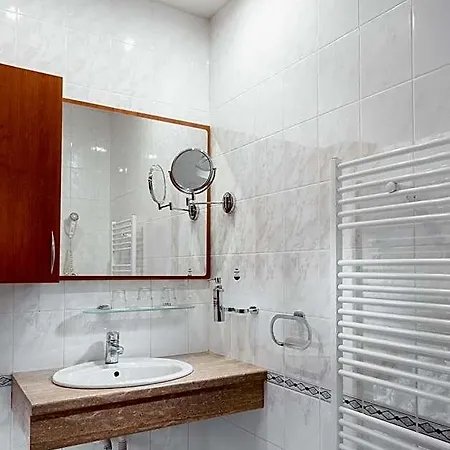 Wine Wellness Amande 4* Hustopece